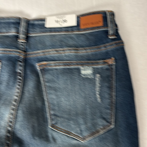 Judy Blue size 11 with patches behind distressingNWT - Picture 8 of 10